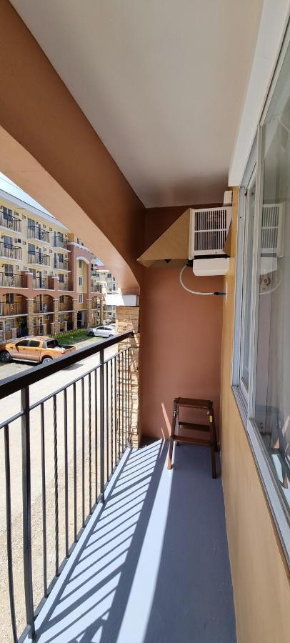 Mikaela'S Crib- 1 Bedroom Flat @ Arezzo Place Condominium 达沃 外观 照片